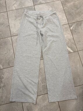 EUC like new Aritzia TNA Wafflex pants size M